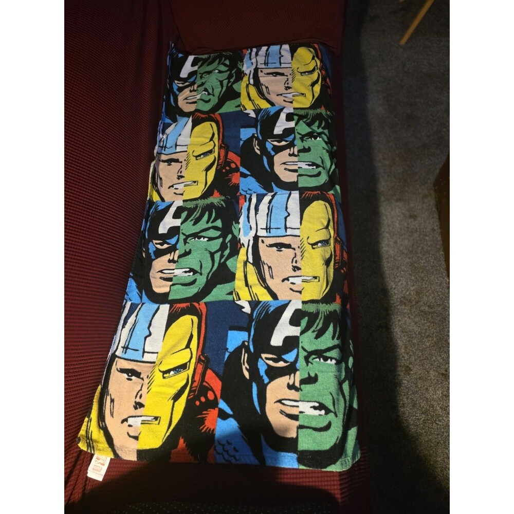 2012 Avengers Beach Towel Thor Hulk Cpt America Iron Man
